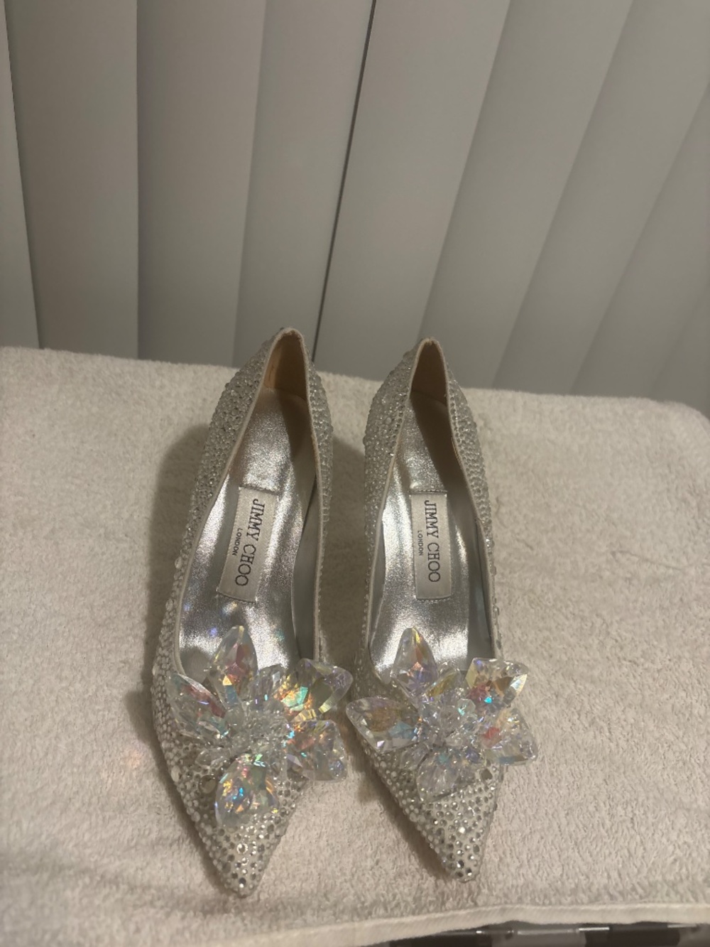 Jimmy Choo Women’s Crystal Covered Pointed Cinderella Toe Pumps US Size 5.5-6 - Picture 2 of 6